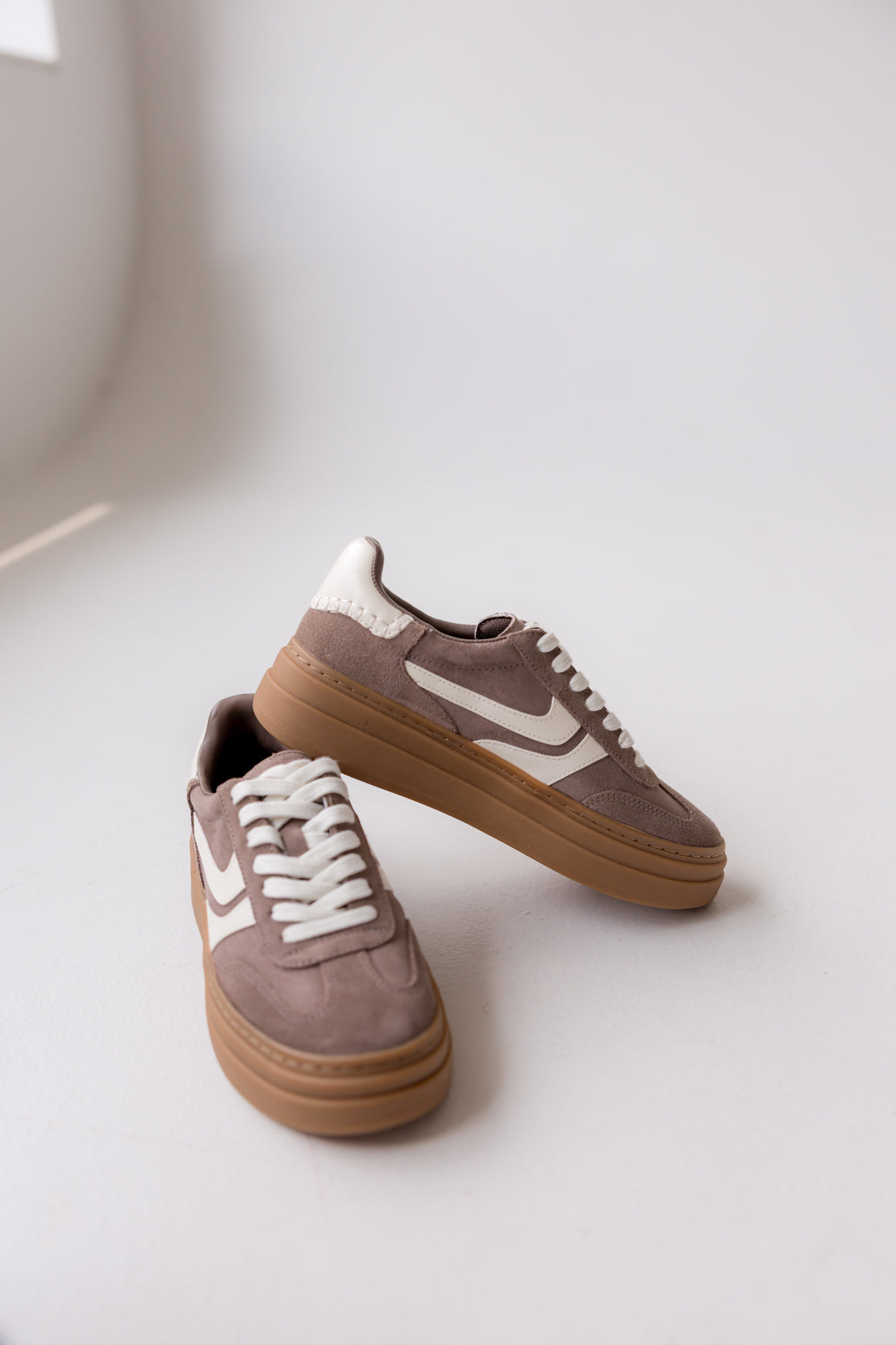 Steve Madden Dodge Sneaker | Taupe – The Vault Clothing Co.