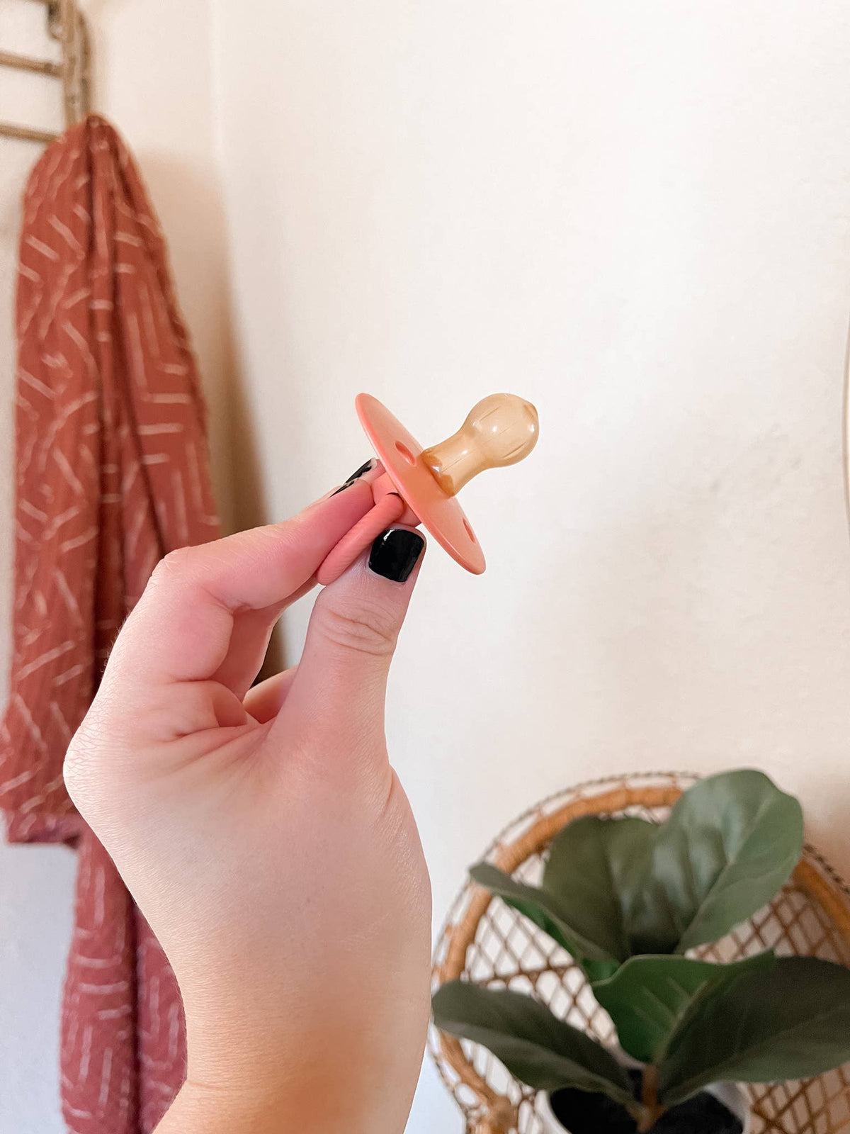 Itzy Soother™ Natural Rubber Paci Sets | Coconut + Toast