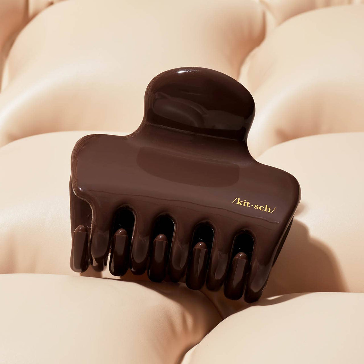 Recycled Plastic Puffy Cloud Clip 1pc | Chocolate