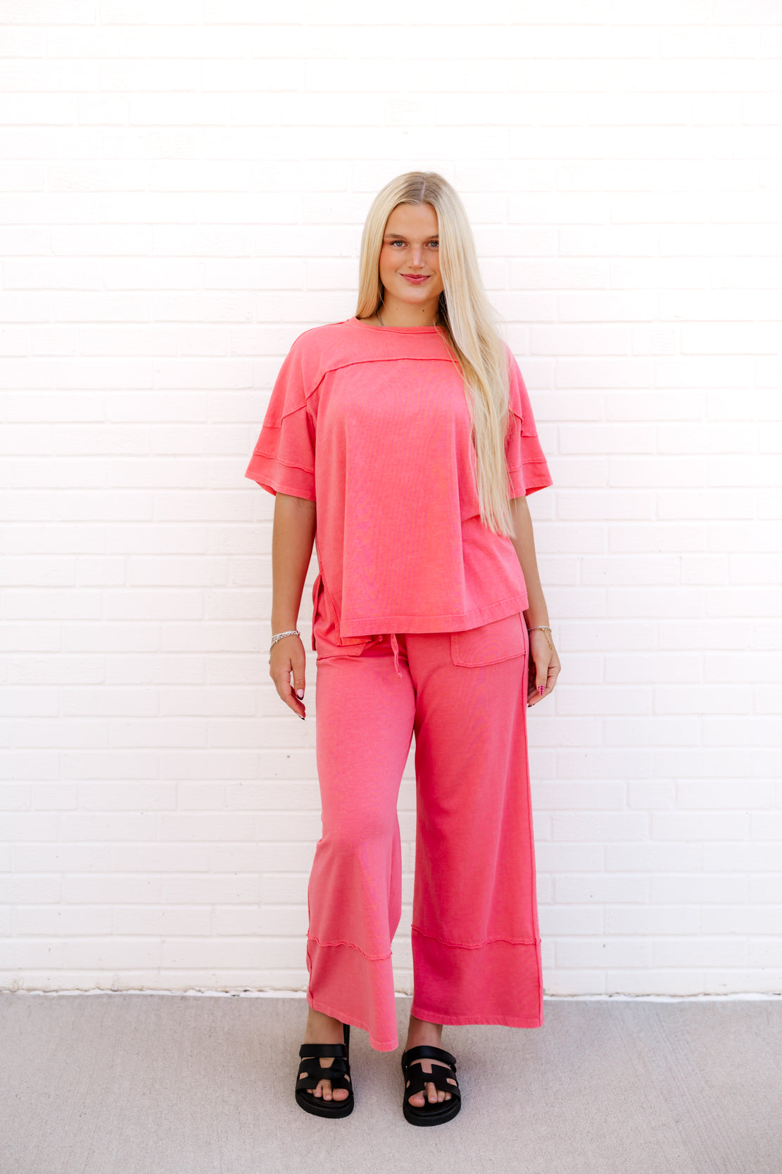 Aly Cropped Pant & Tee Set | Strawberry