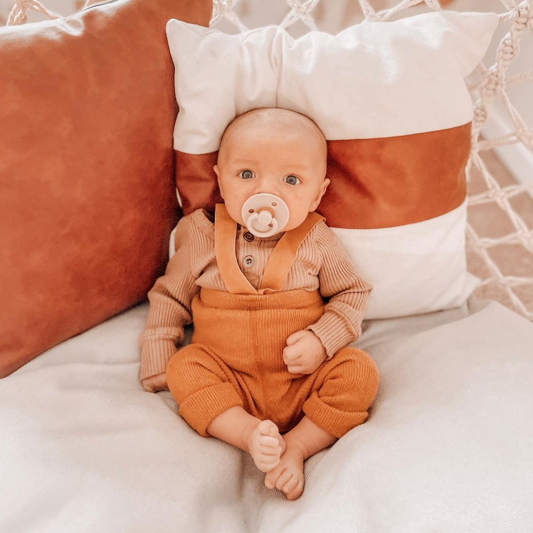 Itzy Soother™ Natural Rubber Paci Sets | Coconut + Toast