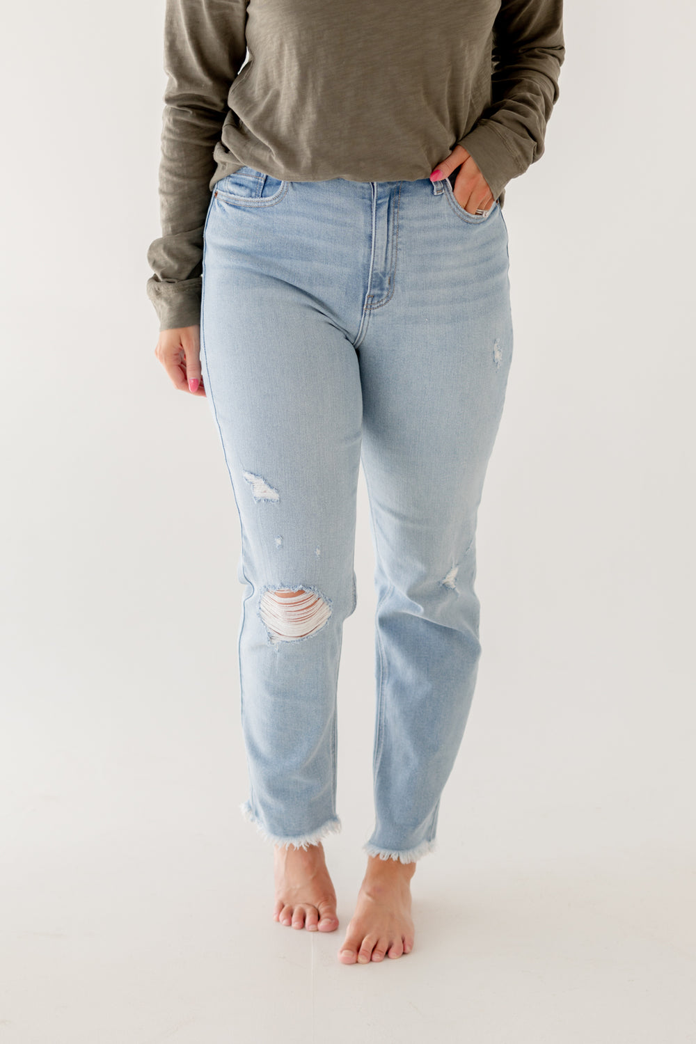 High Rise Distressed Mom Jean 