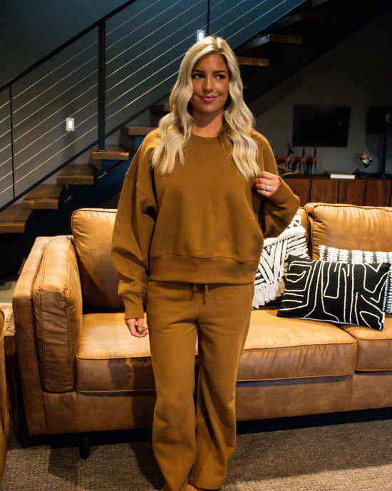 Trisha Basic Sweatshirt | Pale Brown