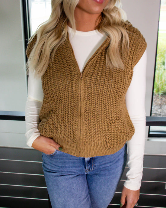 Becca Hooded Sweater Vest | Mocha