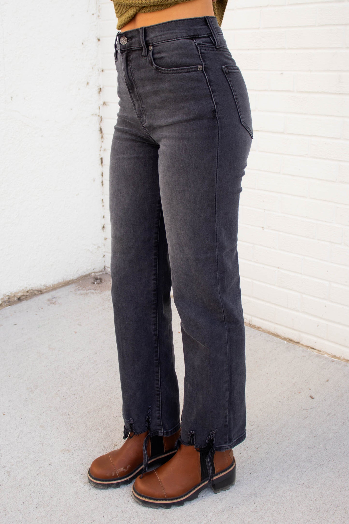 Larissa High Rise Relaxed Straight Jeans | Black