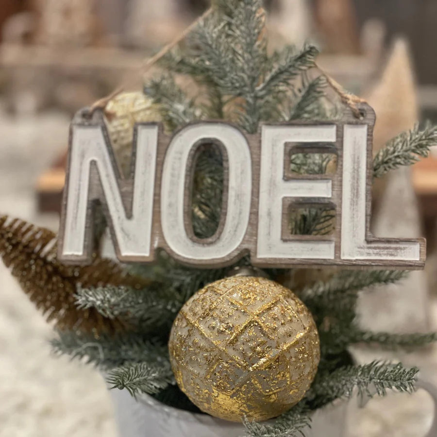 FR-3629 Noel Carved Ornie