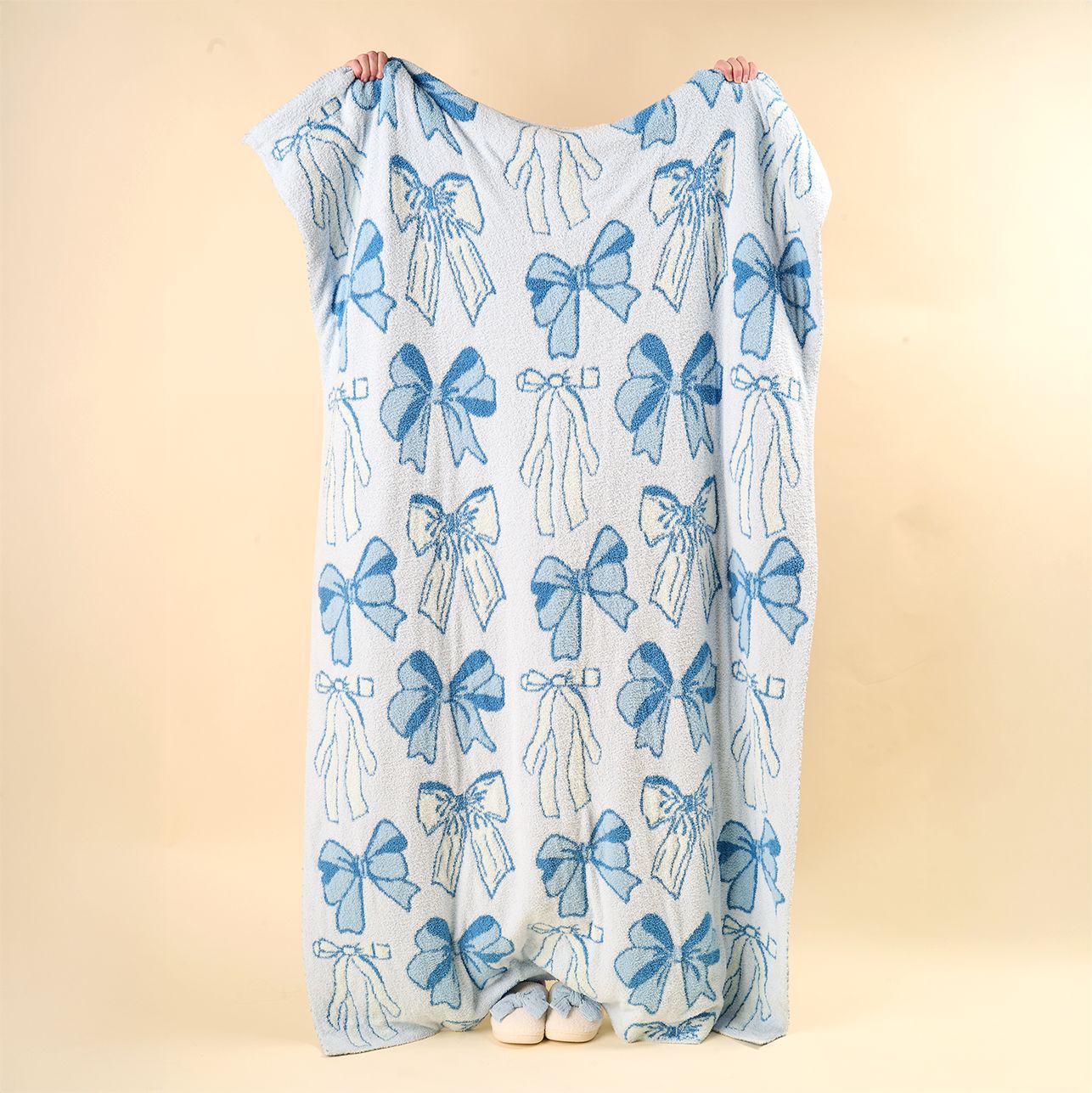 Cozy Dreams Luxe Blanket | Blushing Bows Blue