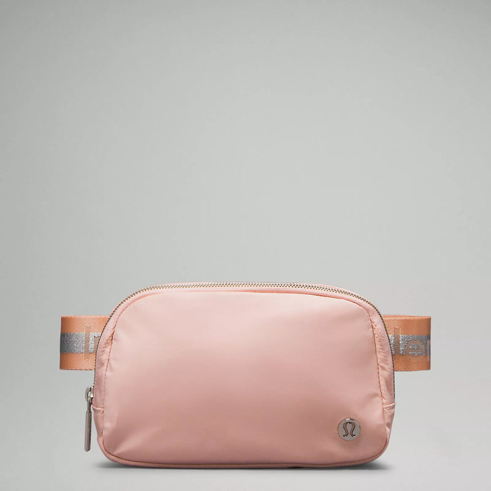 Everywhere Belt Bag 1L | Pink Mist/Silver/White Opal