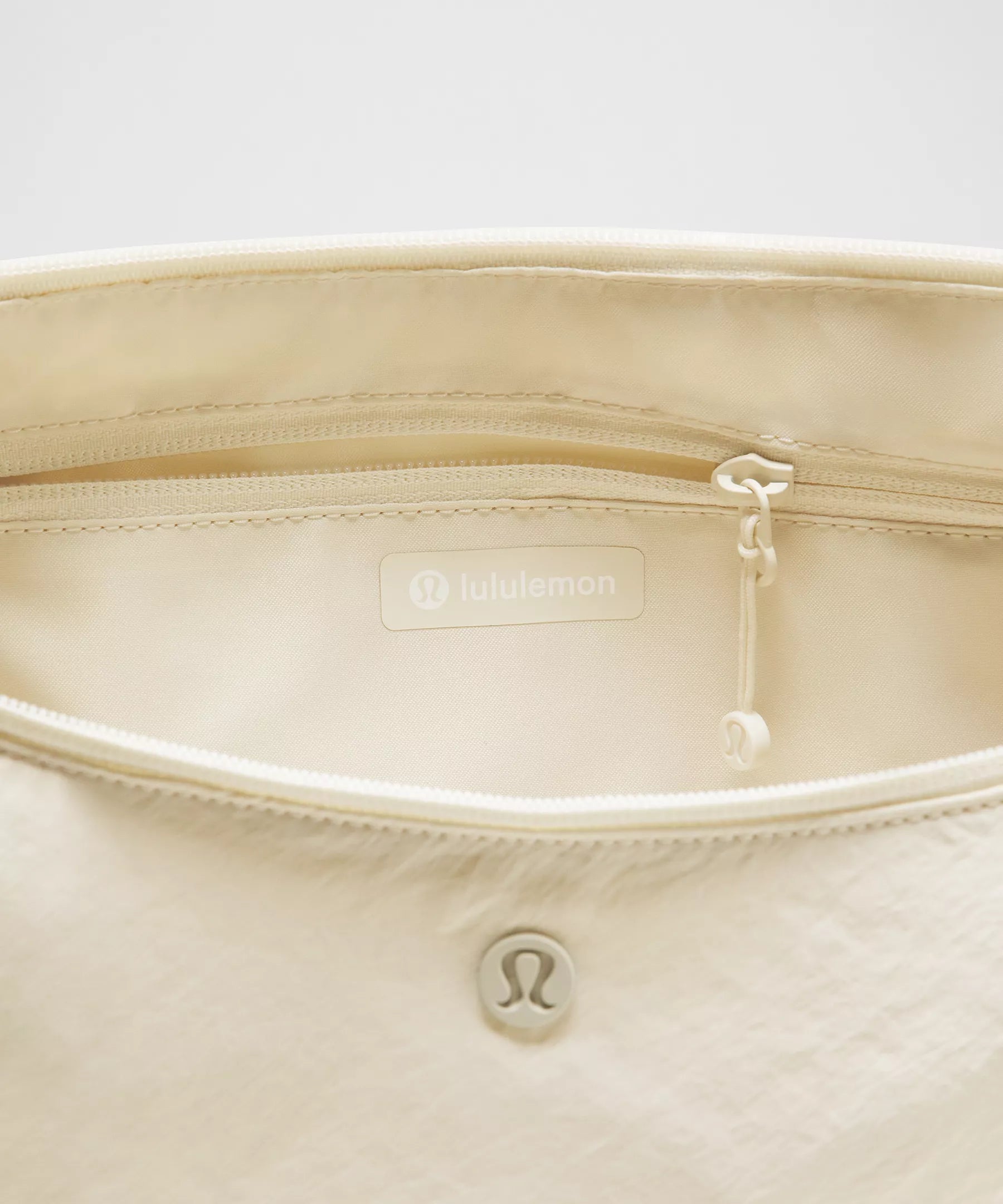 Slouchy Sling Bag 6L | Light Ivory/Gold