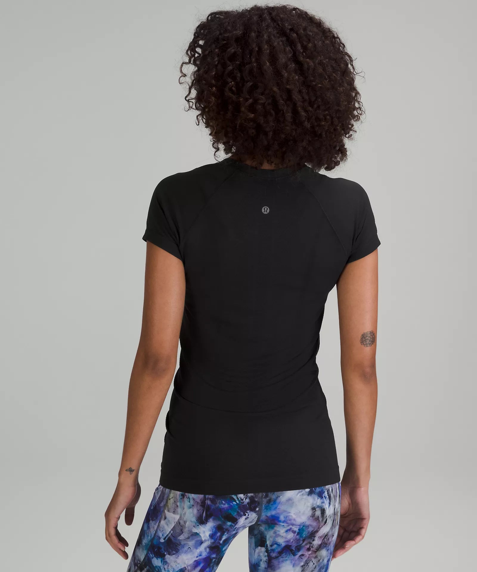 Swiftly Tech Short-Sleeve Shirt 2.0 Hip Length | Black