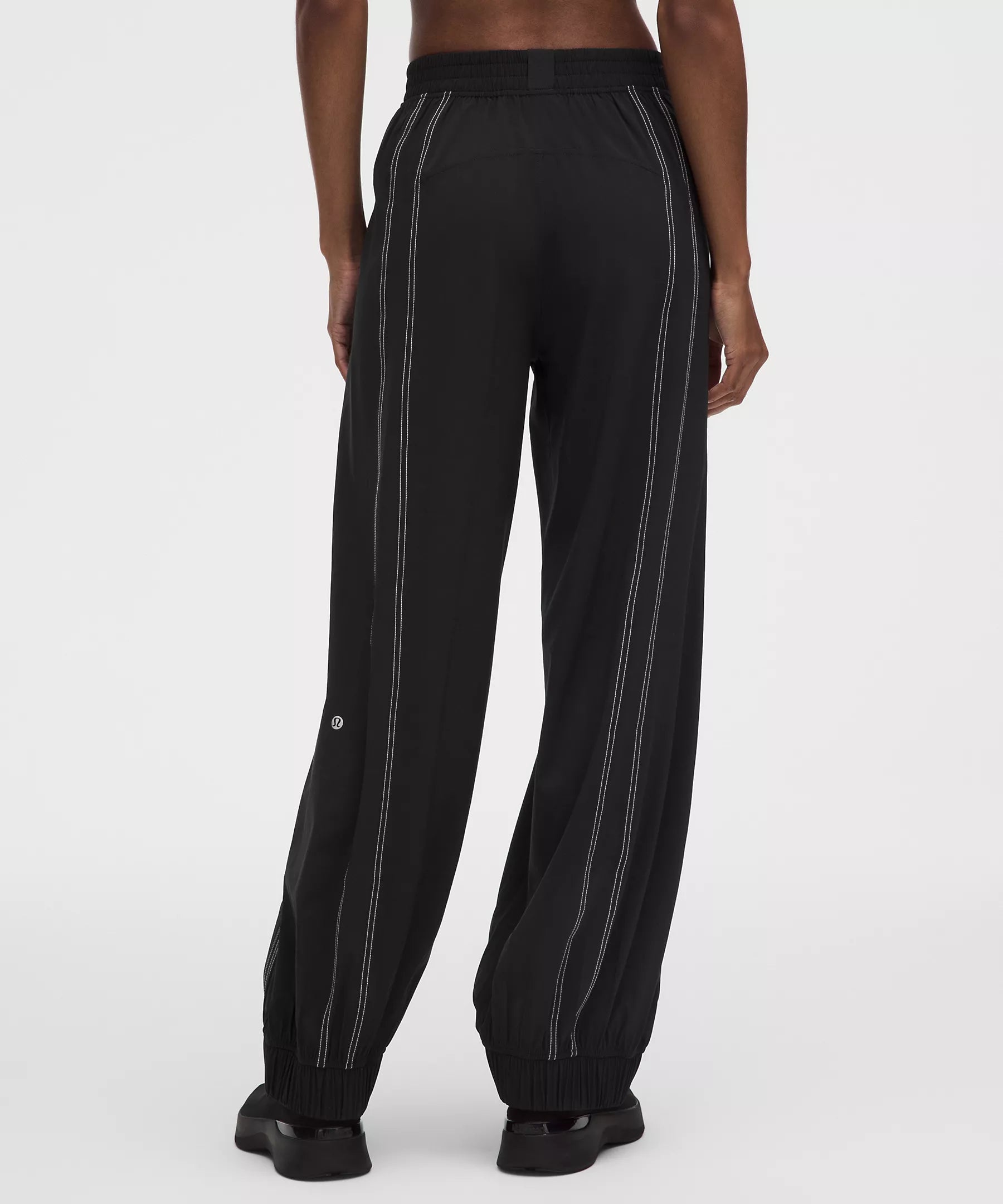 Define High-Rise Swift Jogger *Regular | Black/Light Ivory