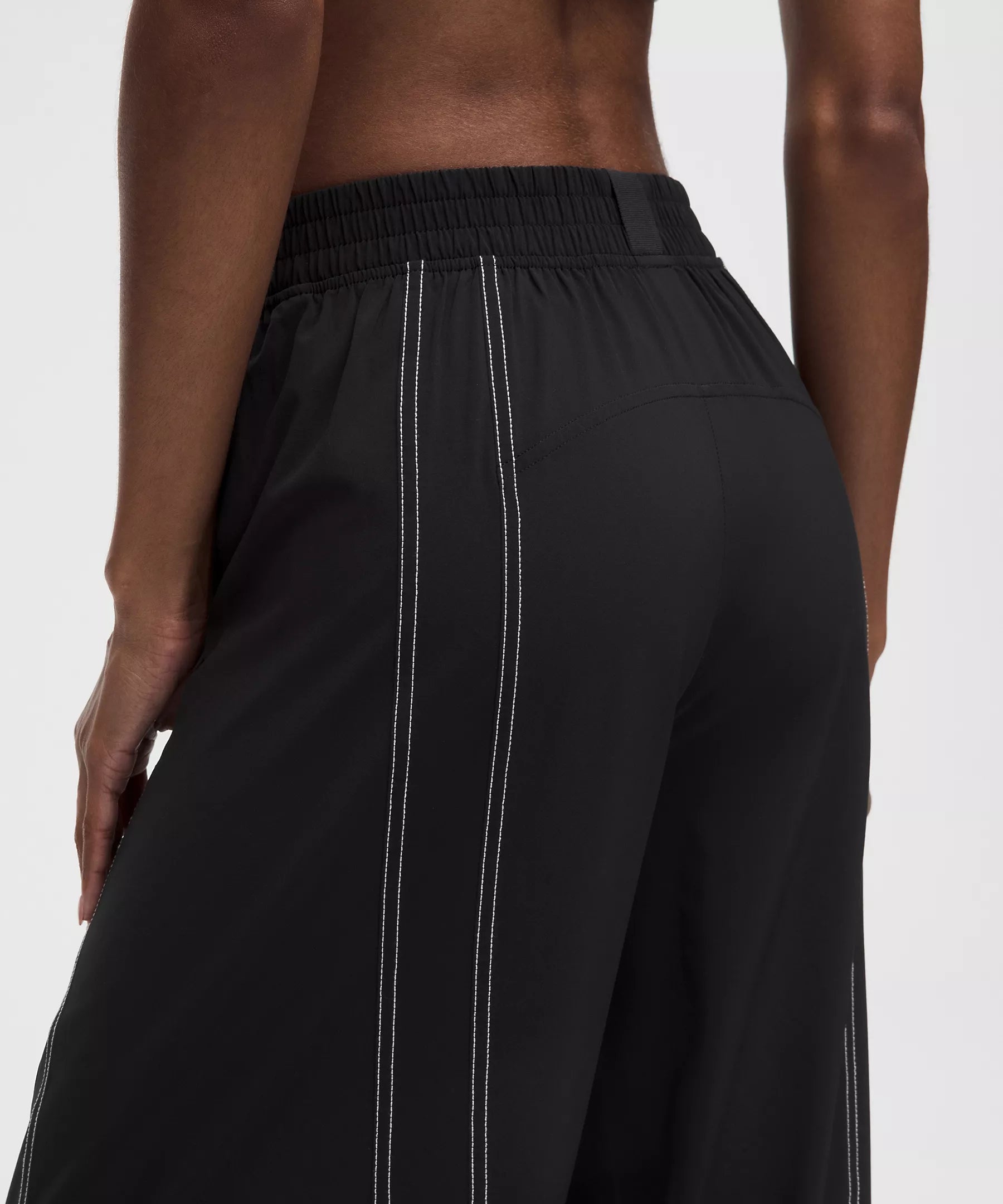 Define High-Rise Swift Jogger *Regular | Black/Light Ivory