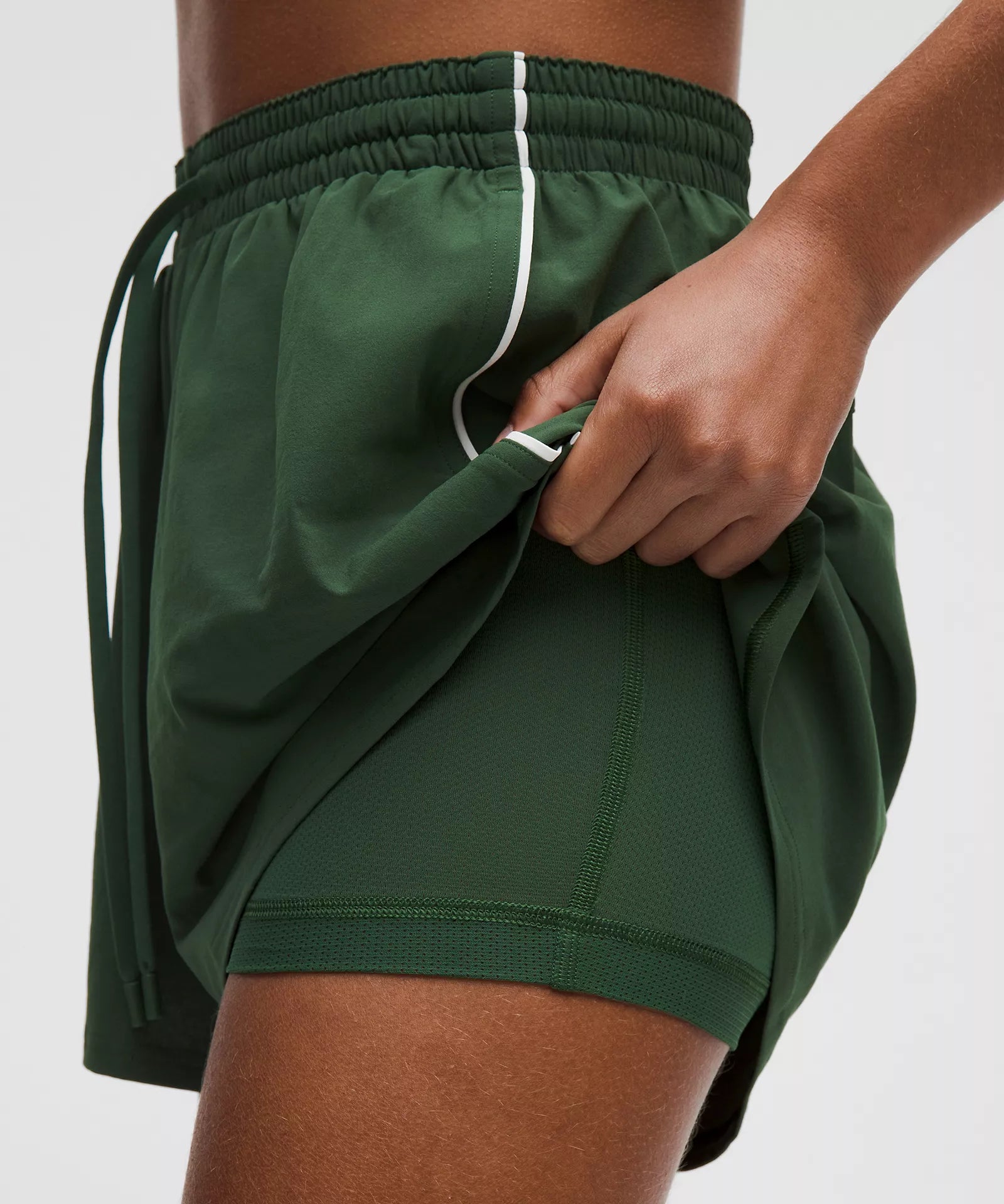 Court Rival High-Rise Short 3" | Ivy Grove/White