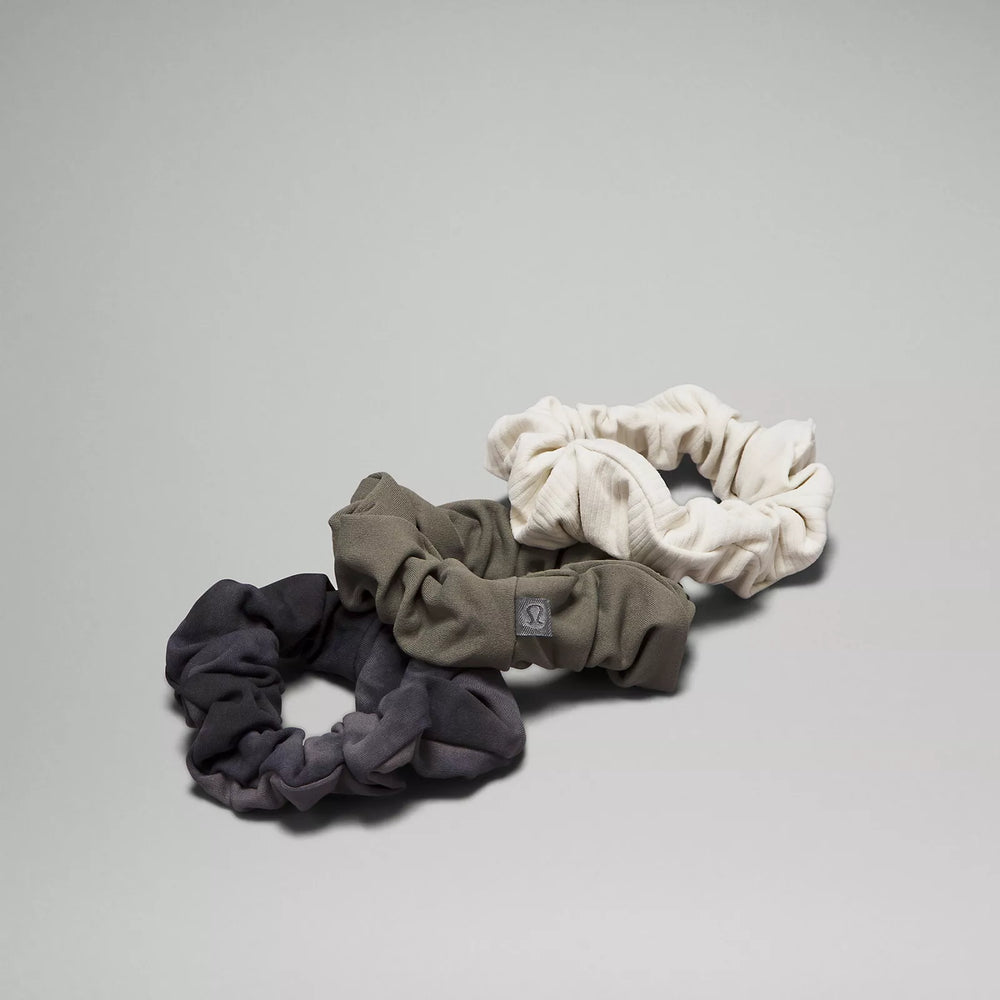 Uplifting Scrunchies 3 Pack | Grey Sage/Diamond Dye Pitch Grey Graphite Grey/Bone