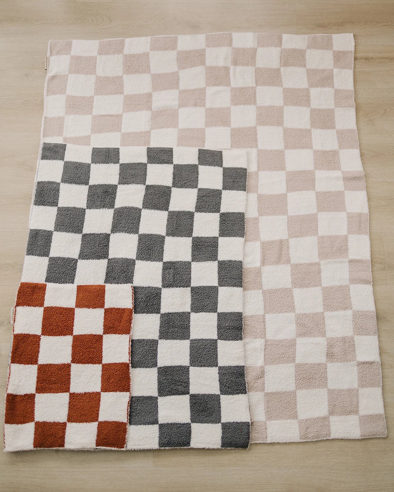 Charcoal Checkered Plush Blanket | Child/Adult 45x60