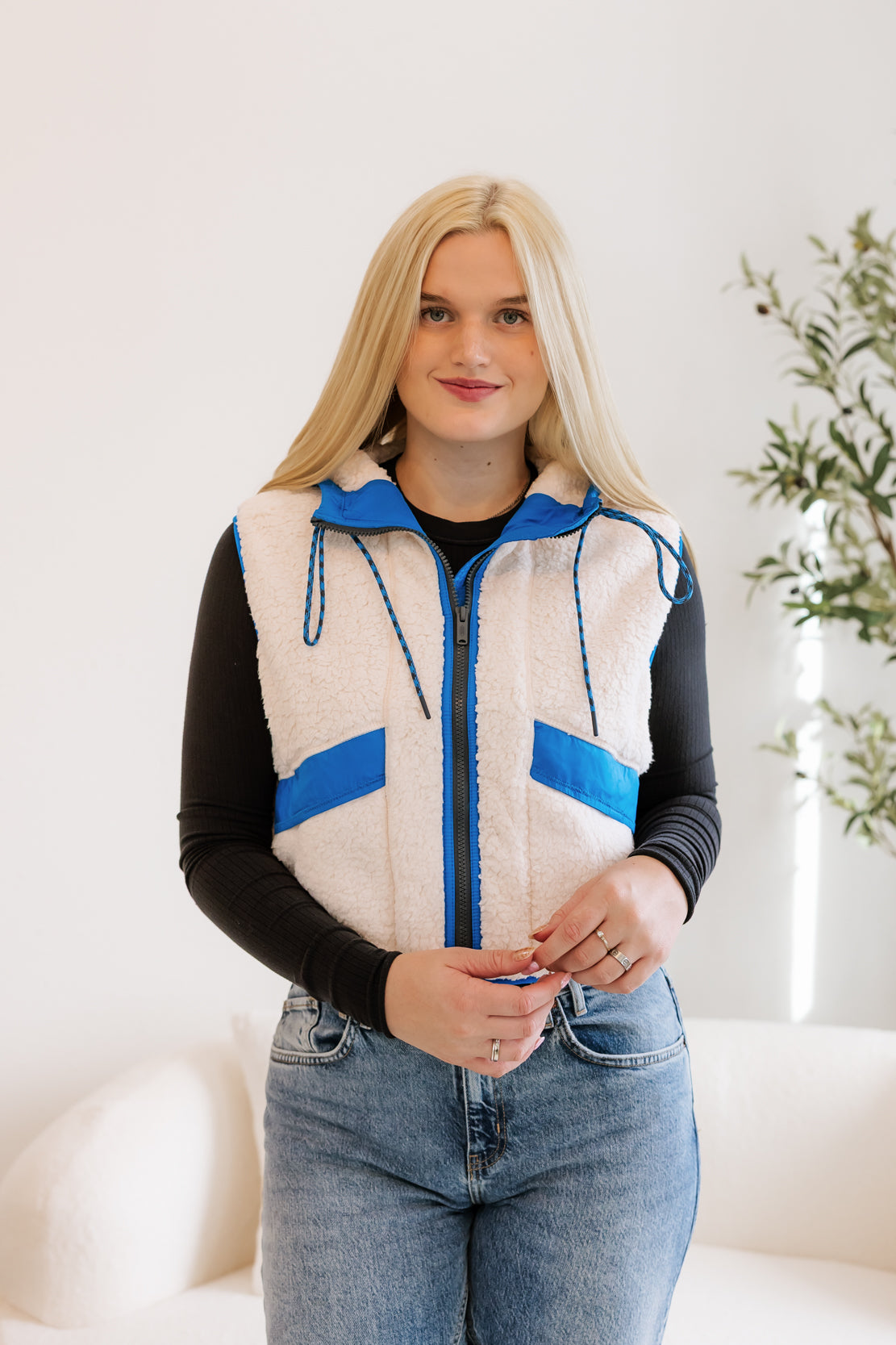 Sky High Fleece Vest | Cream W/ Powderline