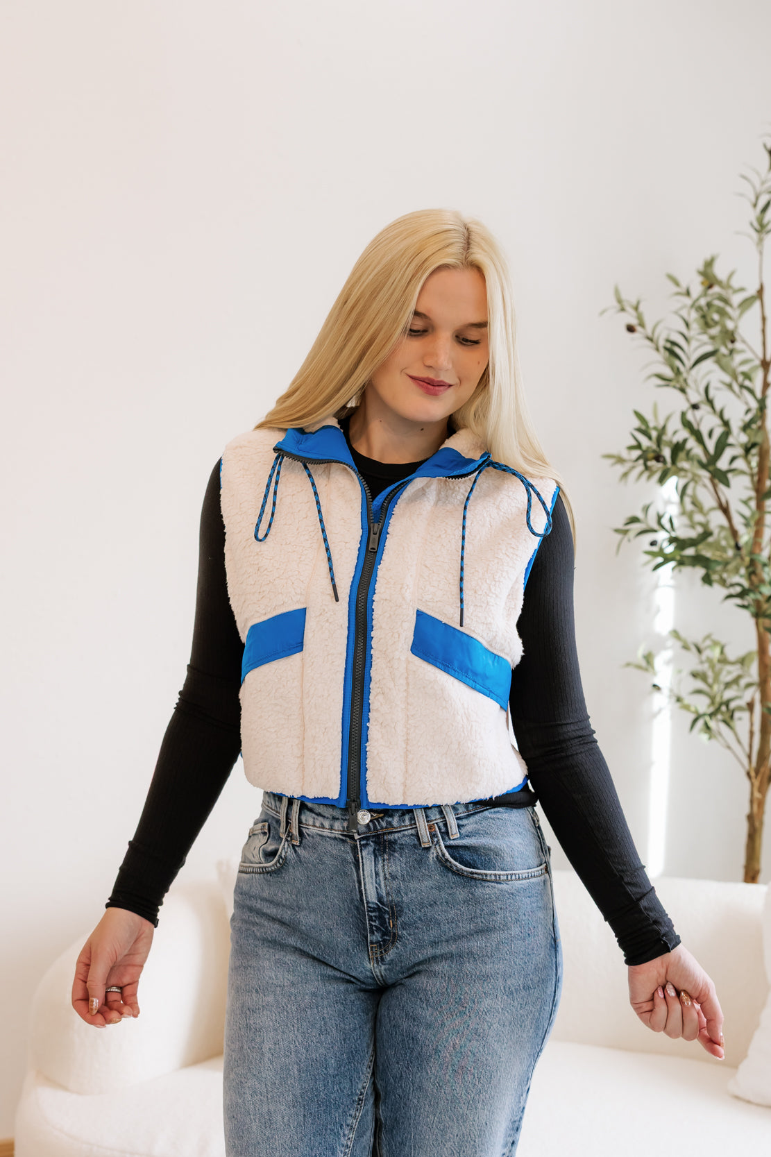 Sky High Fleece Vest | Cream W/ Powderline
