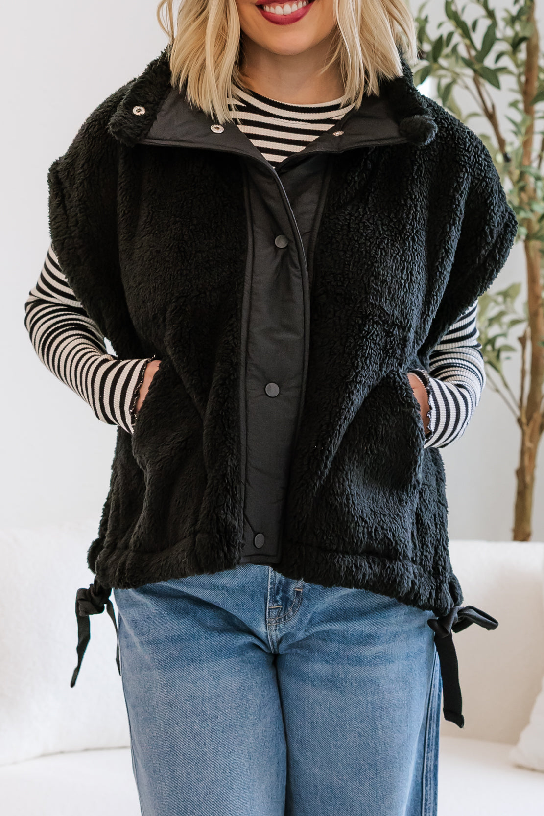 Scout It Out Fleece Vest | Black
