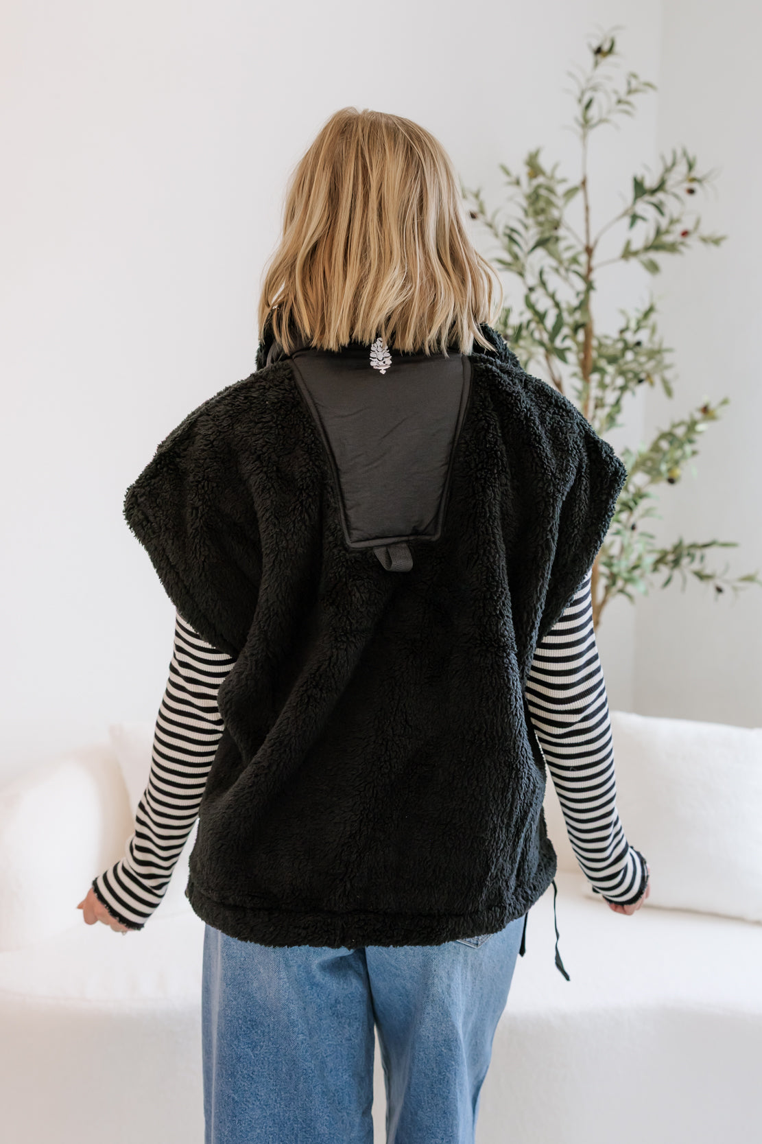 Scout It Out Fleece Vest | Black