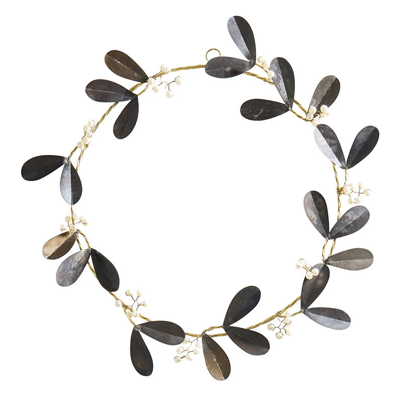 R5166 Metal Wreath | Laurel Berry
