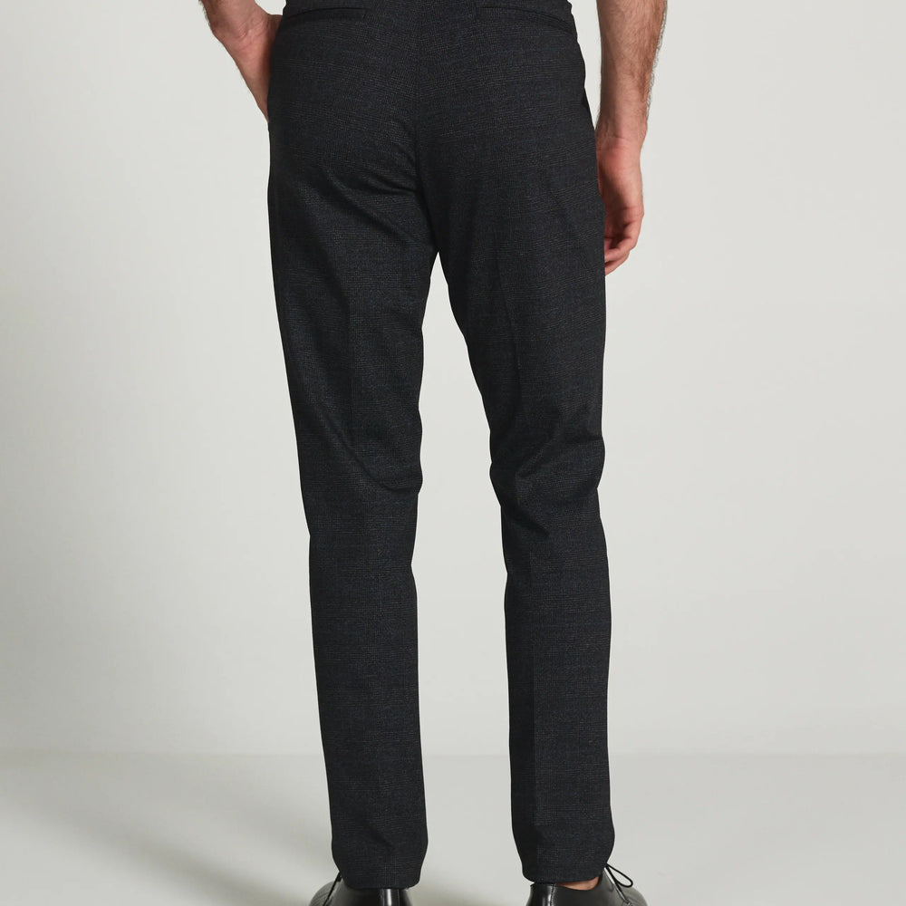 
                      
                        Idris Pant | Carbon
                      
                    