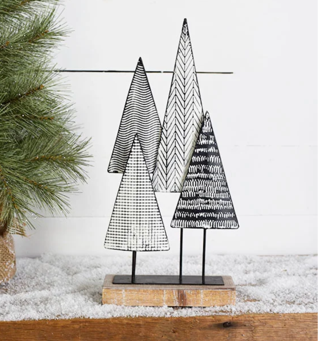 16" Tree Decor Tabletop HX2045001