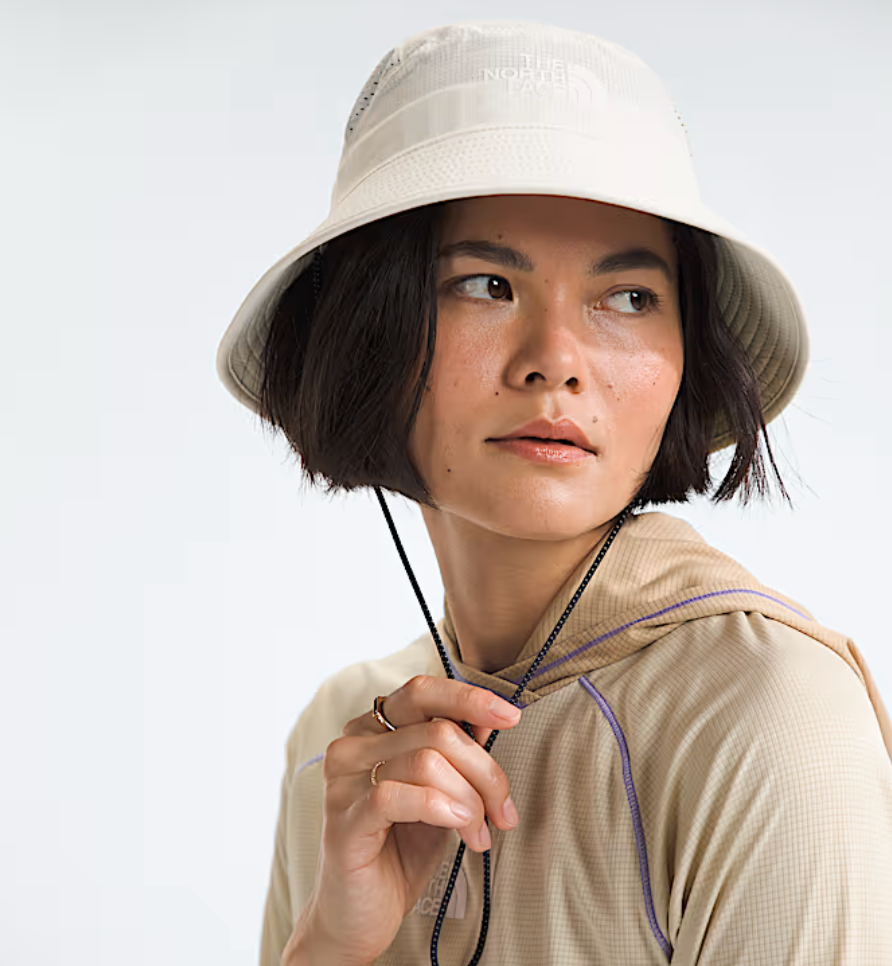 LIGHTRANGE™ Summer Run Bucket Hat | White Dune