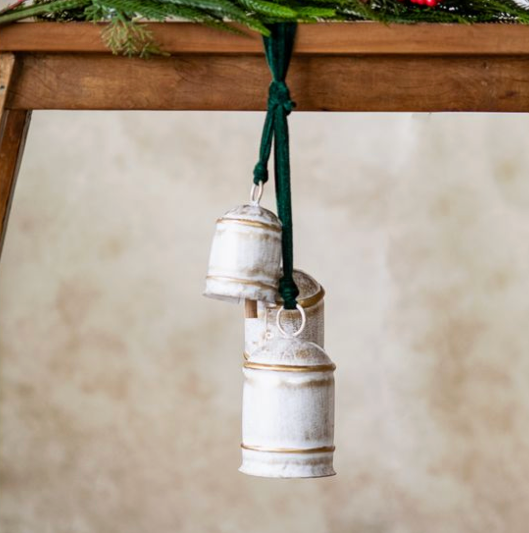 PDIV26-32IV White/Gold Set of 3 Cow Bell | Green