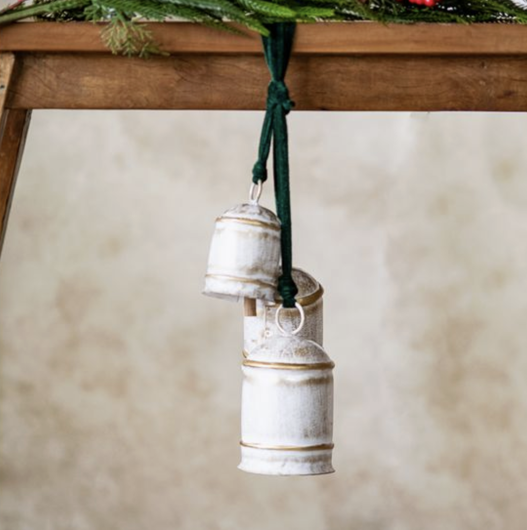 PDIV26-32IV White/Gold Set of 3 Cow Bell | Green