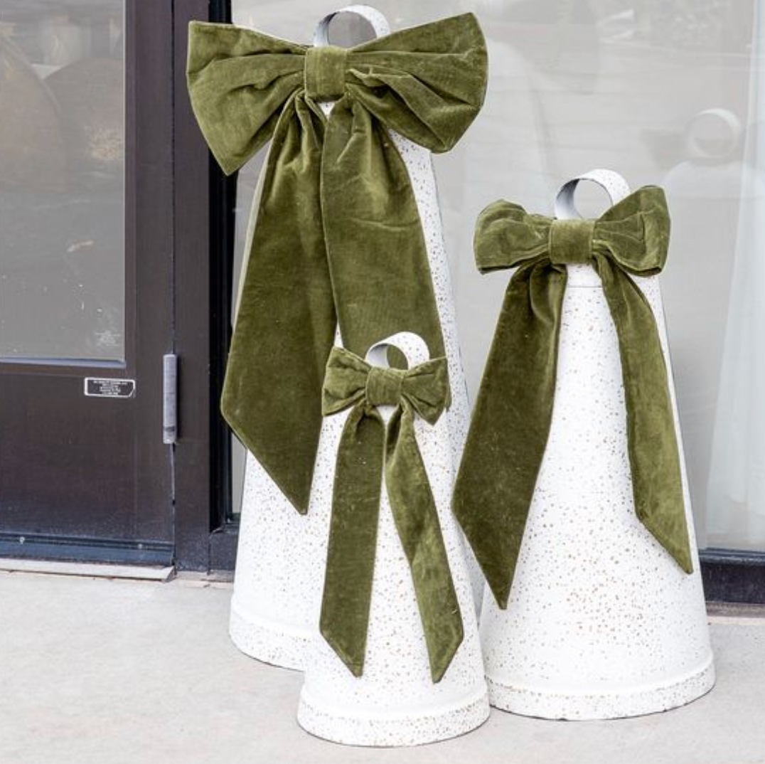 PDNC26-55NC Set of 3 White Bells with Bow | Green