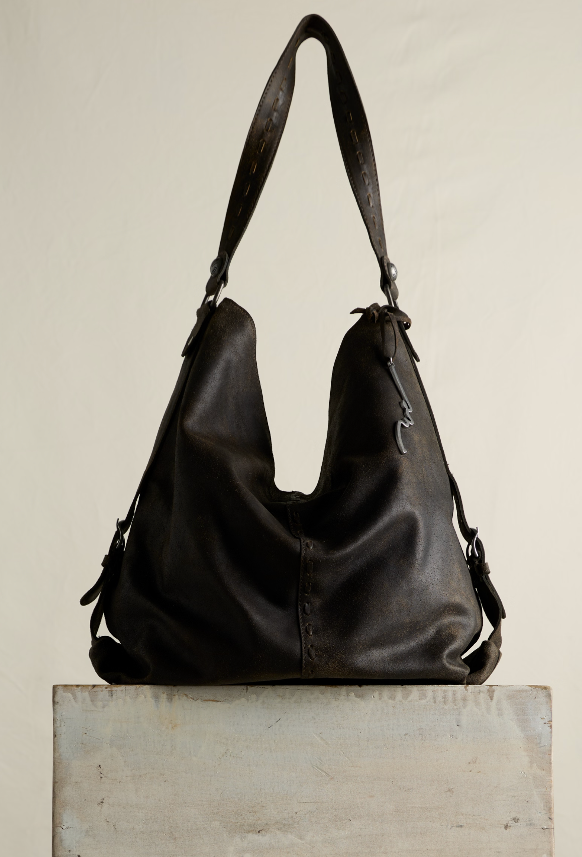 We The Free Dallas Distressed Leather Tote | Carbon