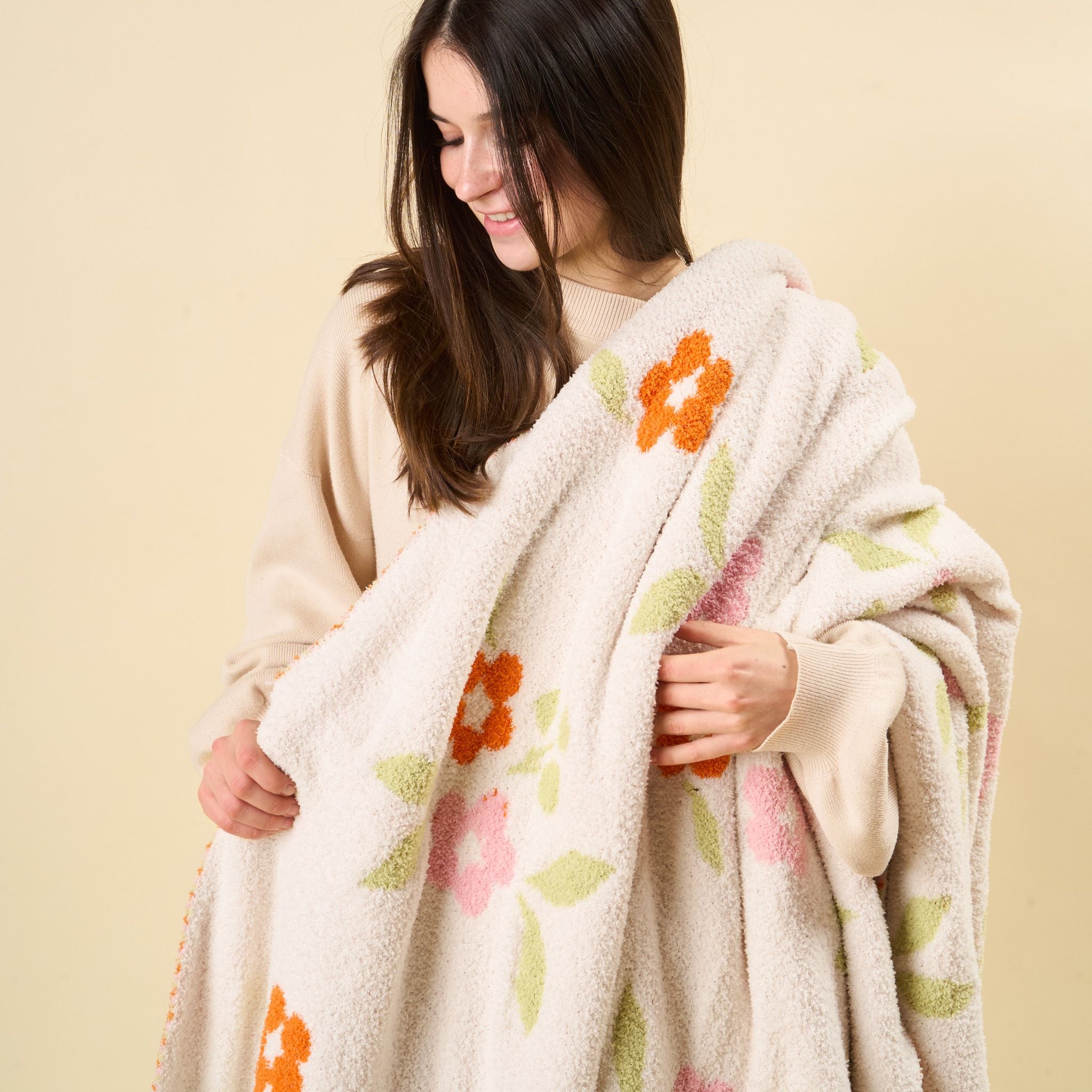 Cozy Dreams Luxe Blanket | Scalloped Floral Pink