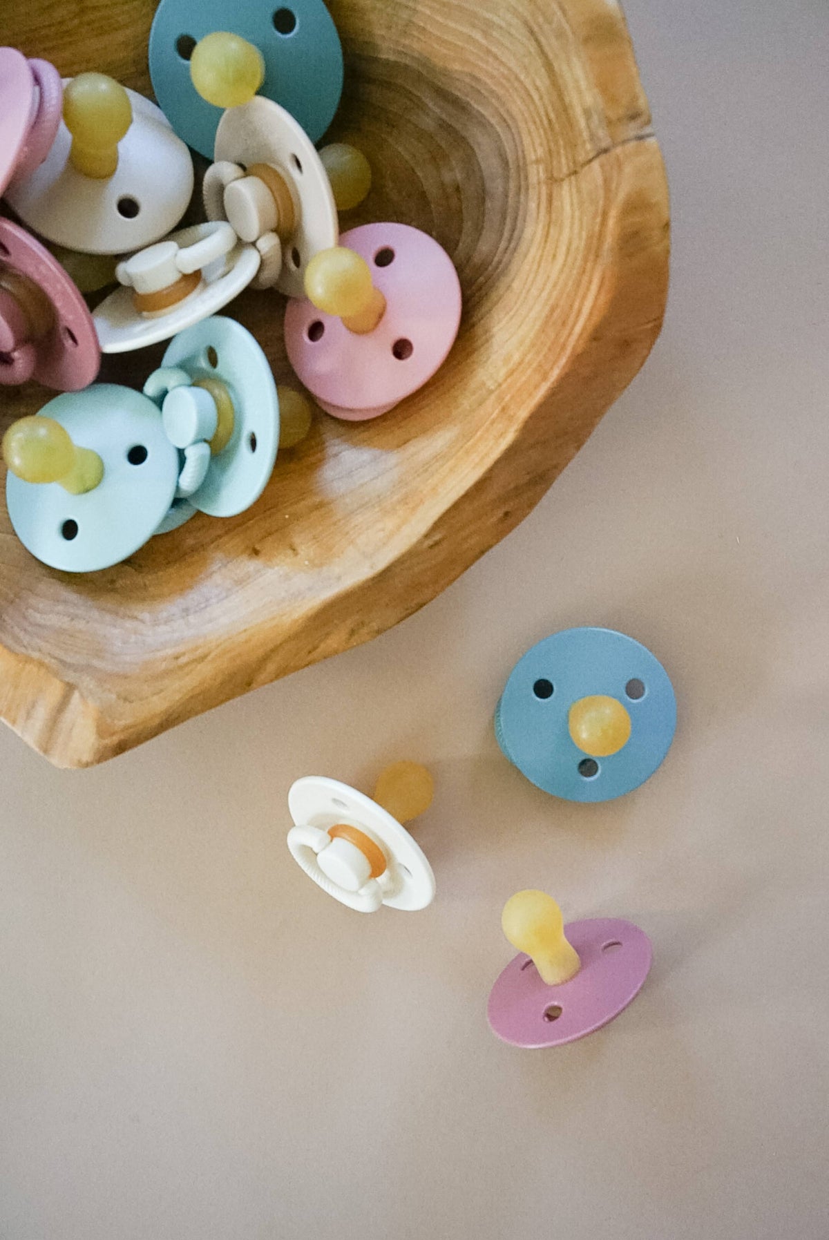 Itzy Soother™ Natural Rubber Paci Sets | Coconut + Toast