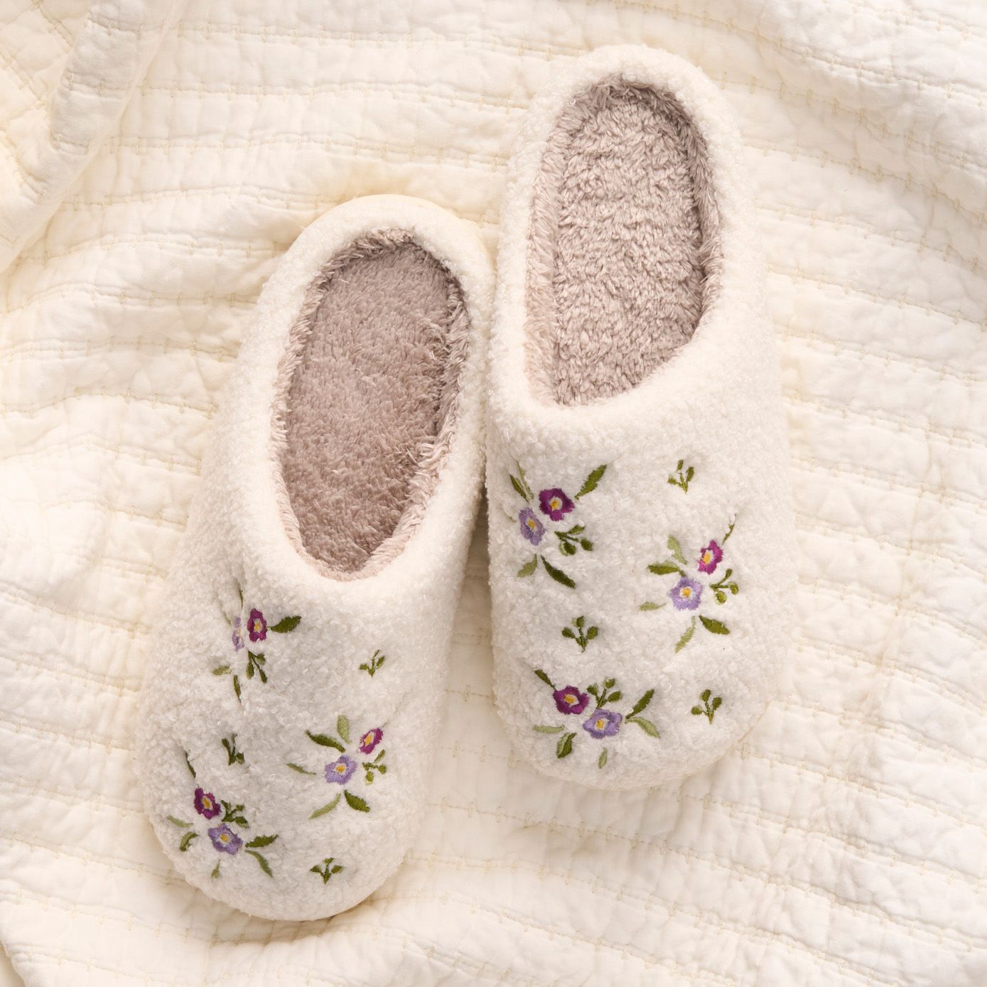 Fuzzy Slippers | Dainty Floral Purple