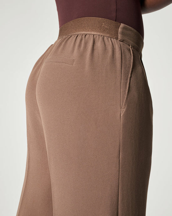 Spanx Crepe Pleated Trouser | Cedar