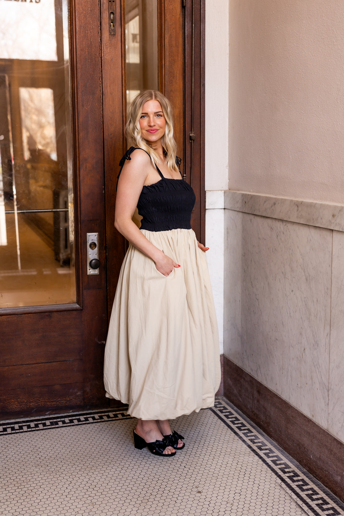 Hadley Contrast Balloon Dress | Tan/Black