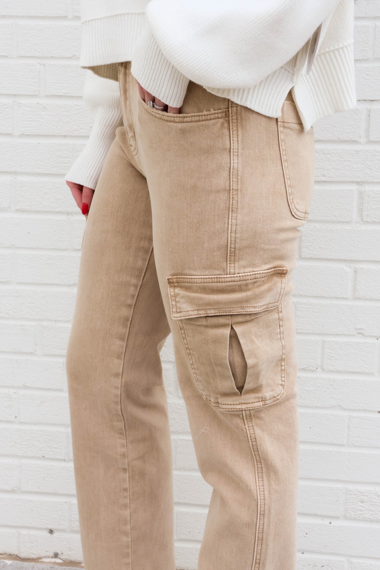Load image into Gallery viewer, Dixie High Rise Relaxed Straight Cargo Pant | Instructive
