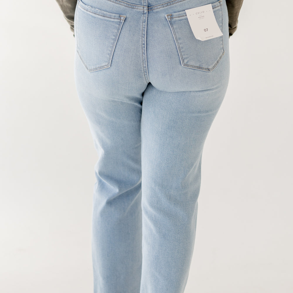 Alina High Rise Mom Jean | Light Denim