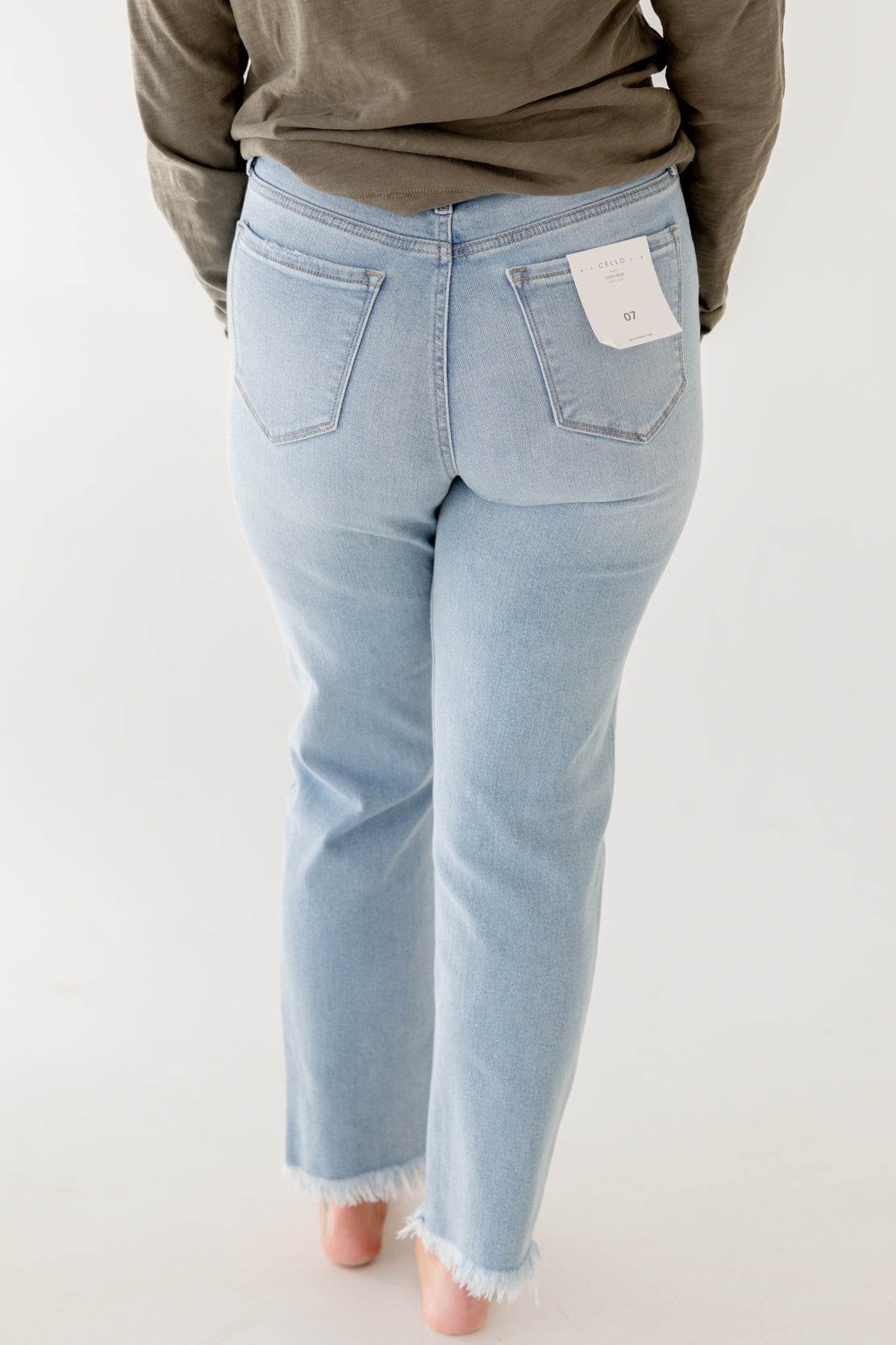 Alina High Rise Mom Jean | Light Denim