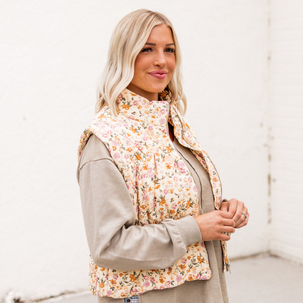 Layne Floral Puffer Vest | Cream Multi