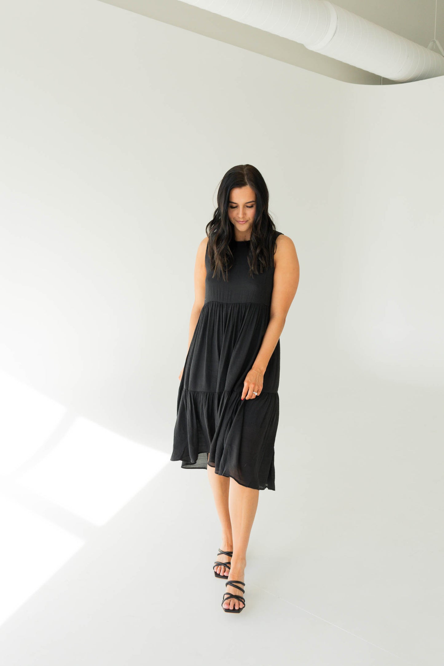 Tori Ruffled Tiered Midi Dress | Black