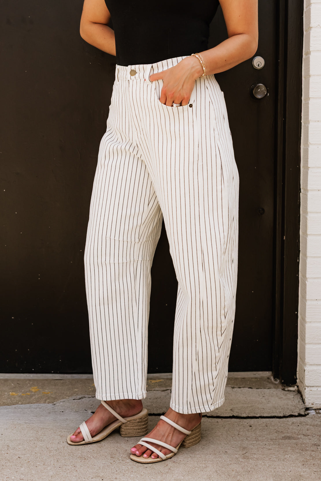 Rhodes Pinstriped Barrel Jeans | White/Black