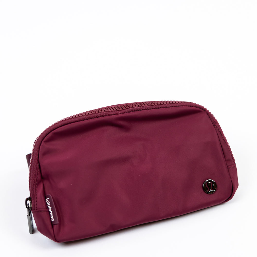 Everywhere Belt Bag 1L | Wine Berry