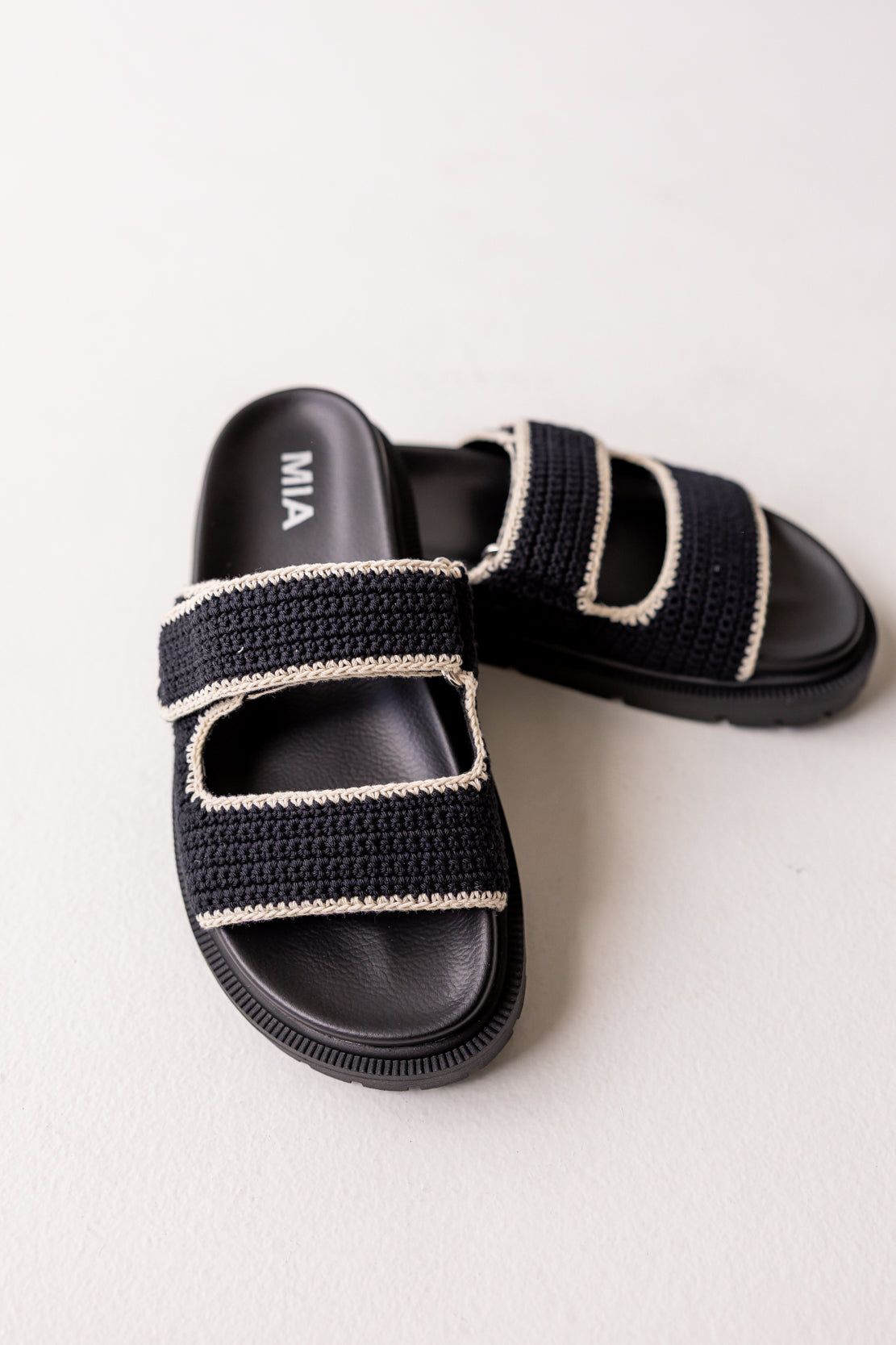 MIA Gabri Sandal | Black