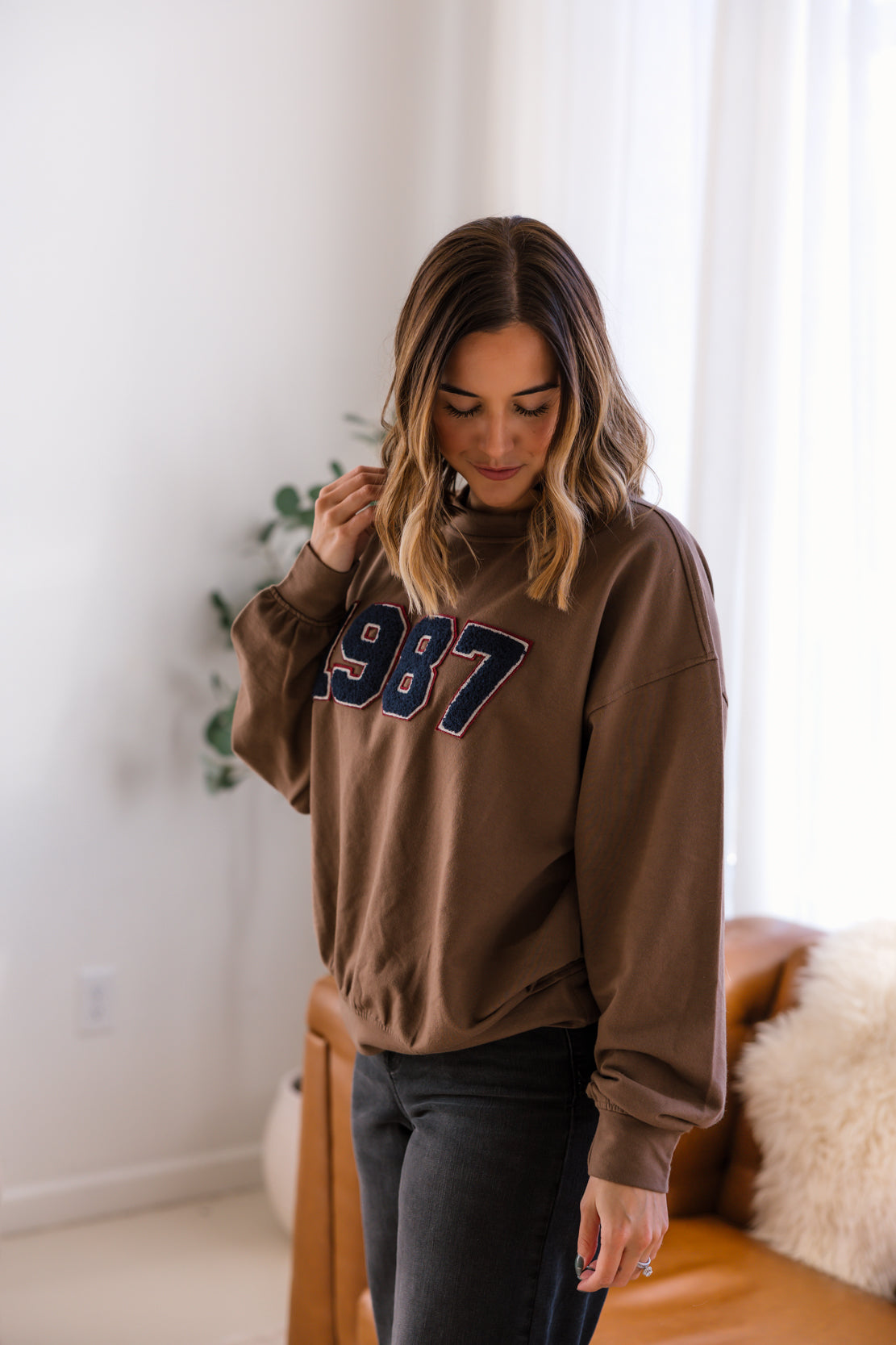 1987 Graphic Crewneck | Brown