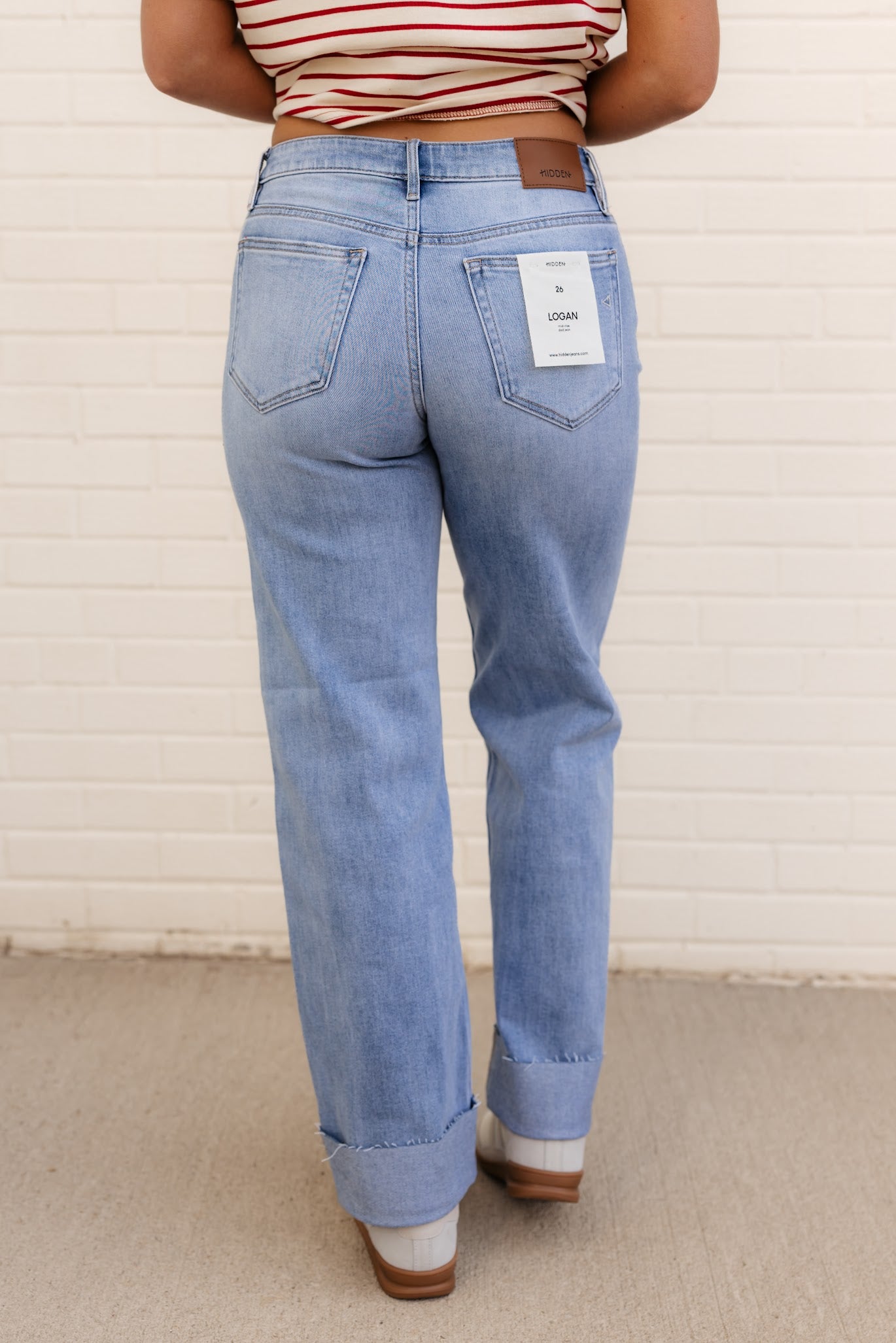 Logan Mid Rise Cuff Dad Jean | Light