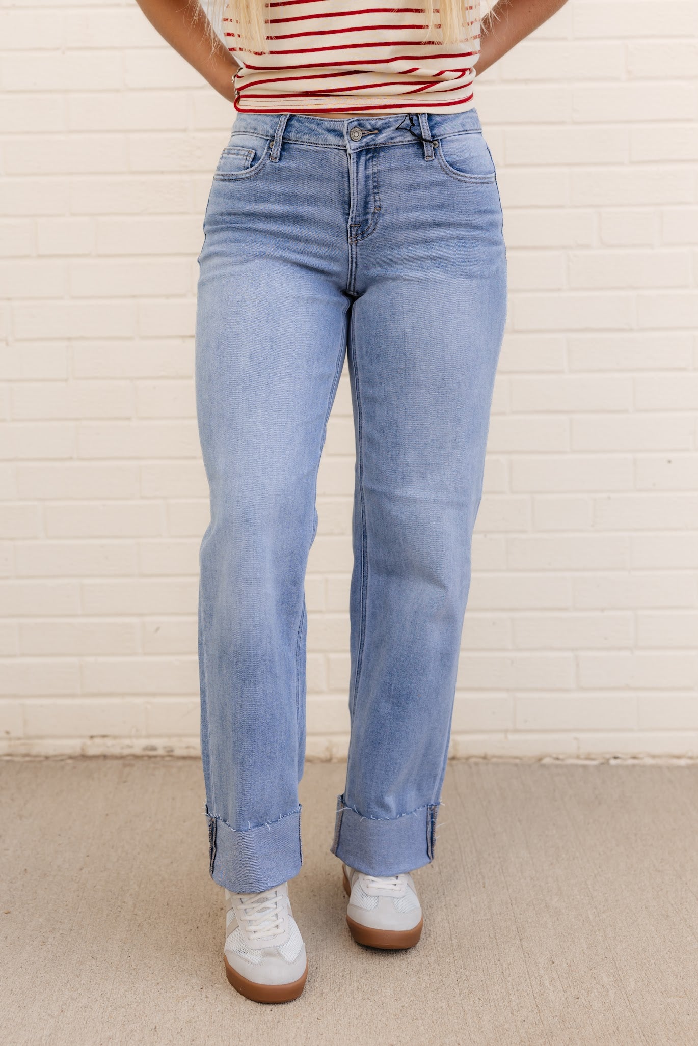 Logan Mid Rise Cuff Dad Jean | Light
