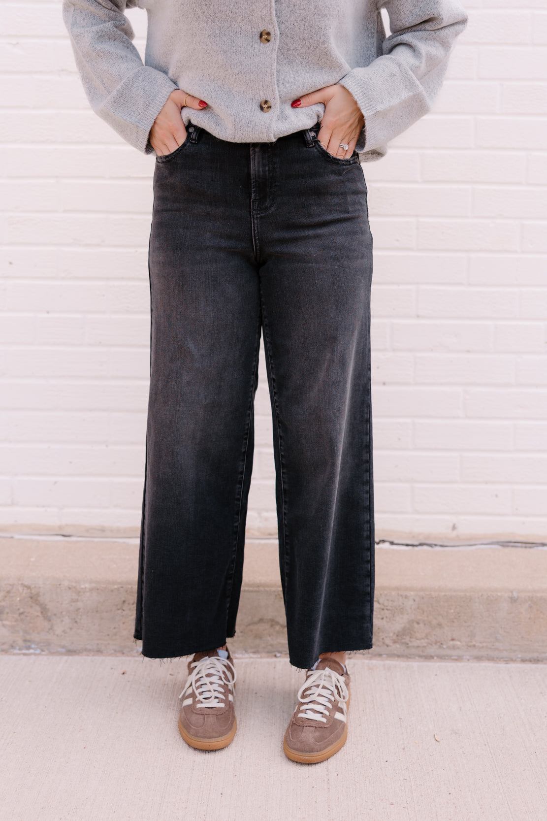 Nori High Waist Cropped Wide Leg Jean | Black