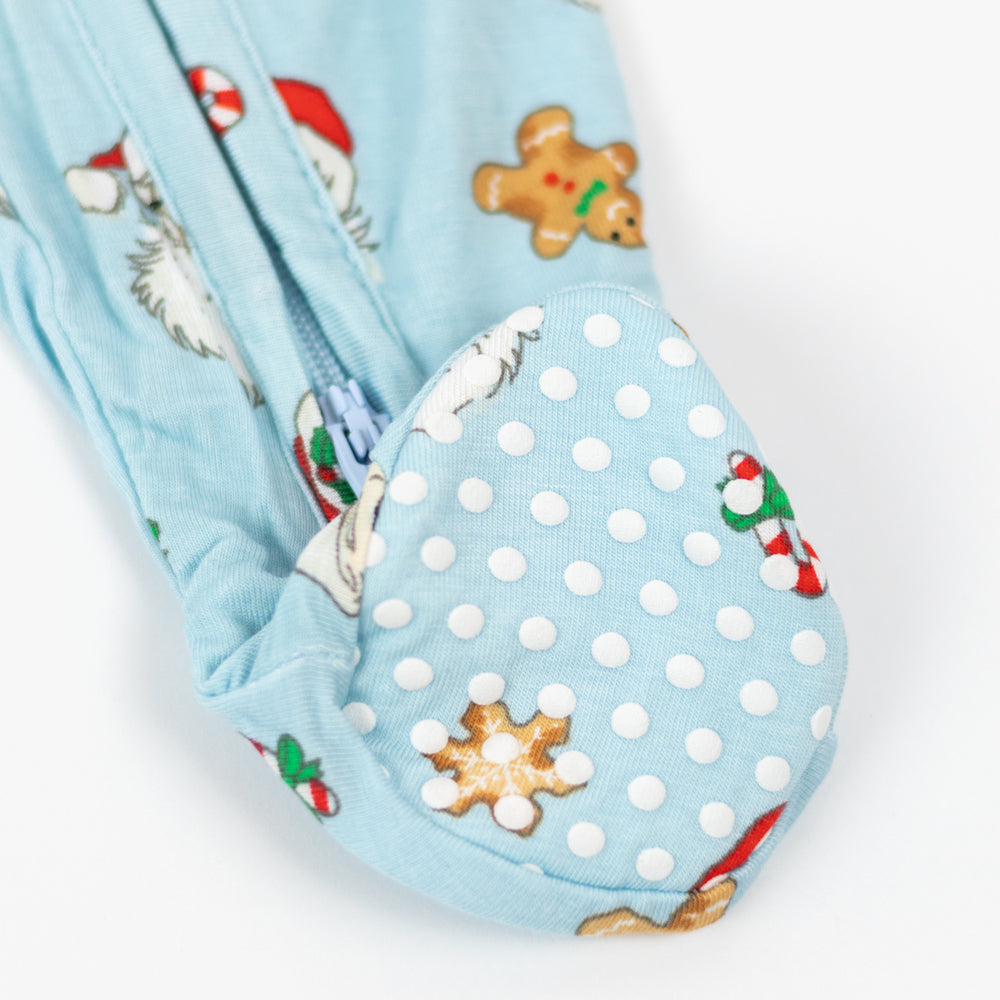 
                      
                        Angel Dear 2 Way Zipper Footie | Vintage Santas Blue
                      
                    