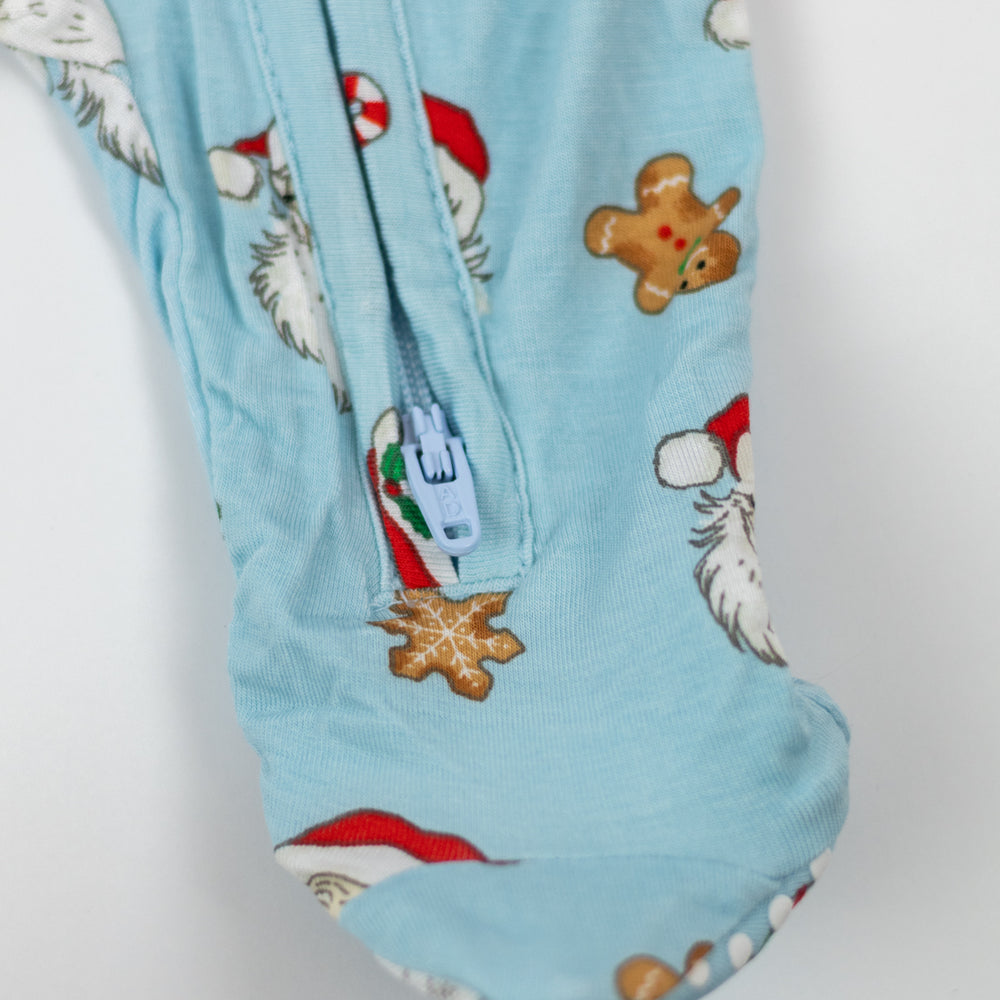 
                      
                        Angel Dear 2 Way Zipper Footie | Vintage Santas Blue
                      
                    